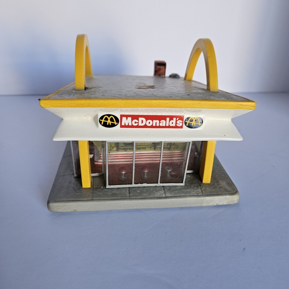 McDonalds Memories - "LOOK FOR THE GOLD ARCHES"-  Ceramic Rest. - 1997 Replica